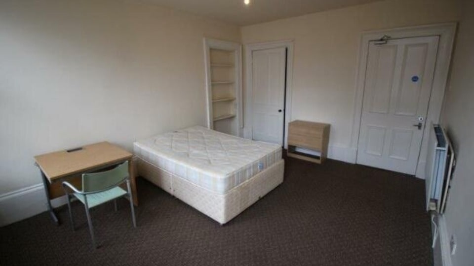 Living room before staging