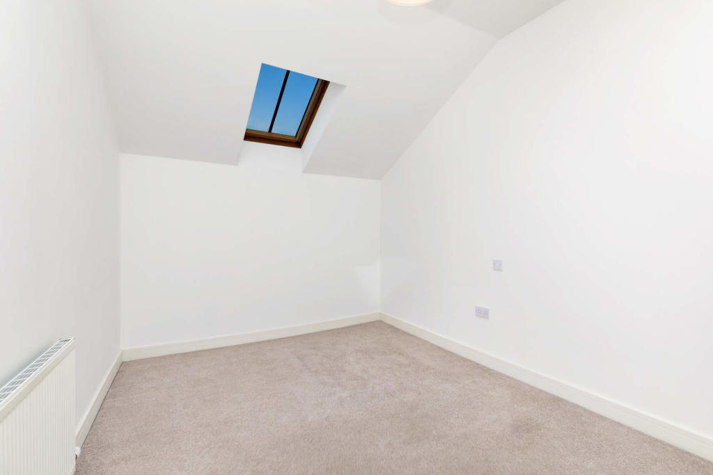 Bedroom before makeover