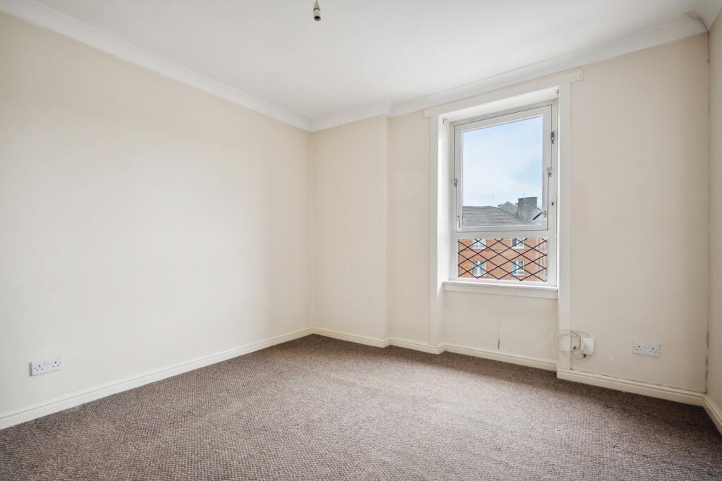Bedroom before makeover