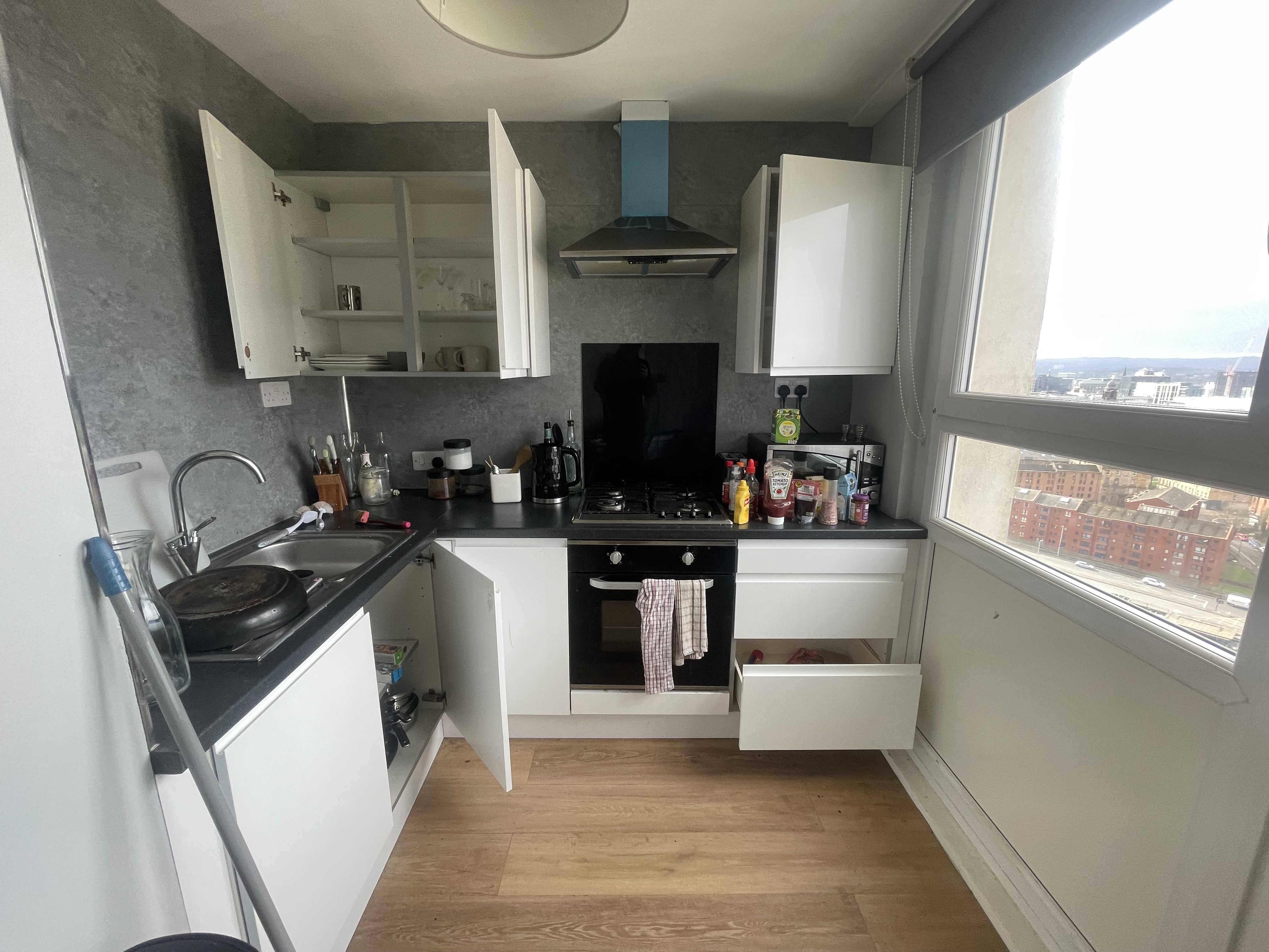 Kitchen before refurbishment