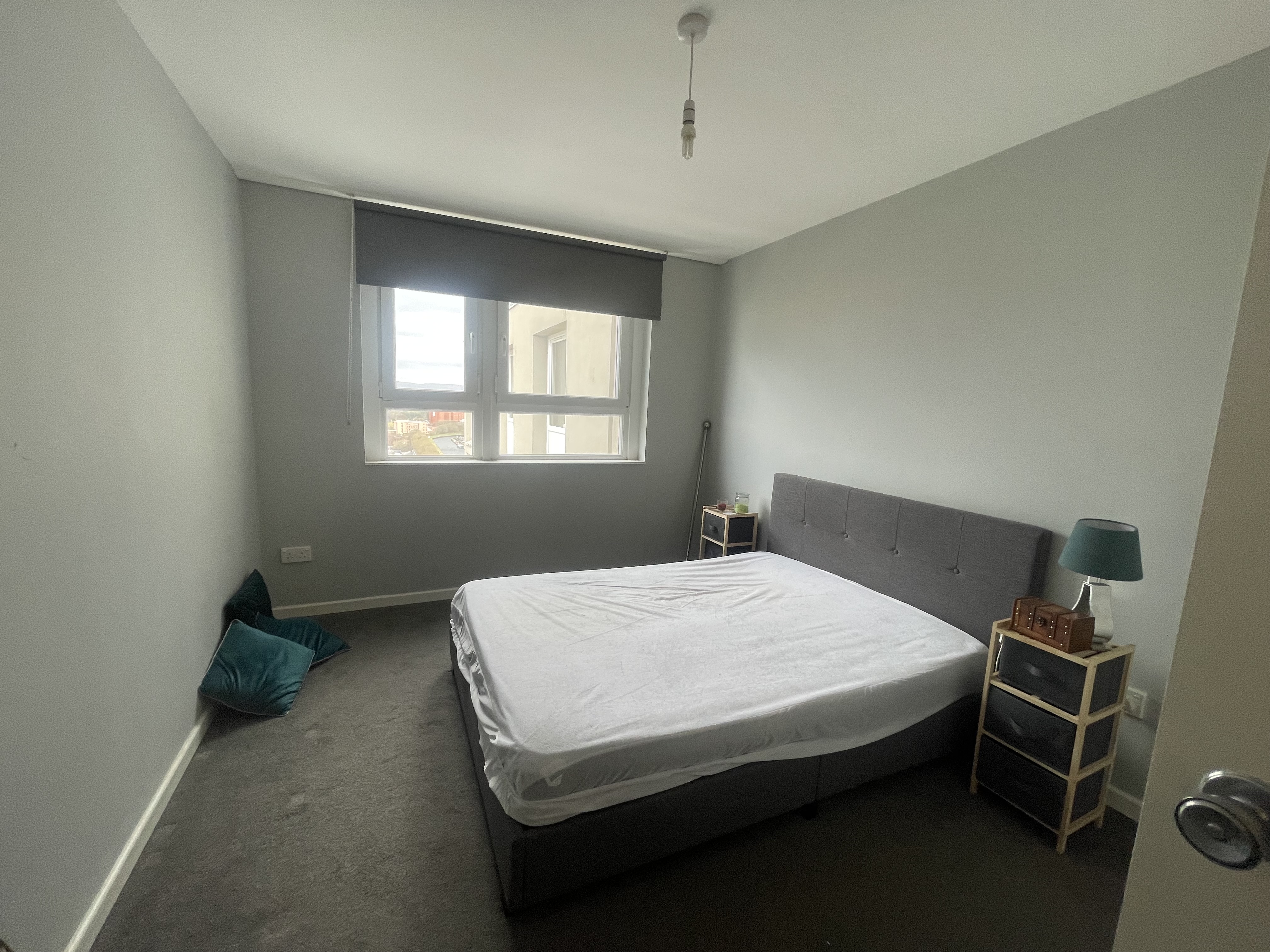 Bedroom before makeover